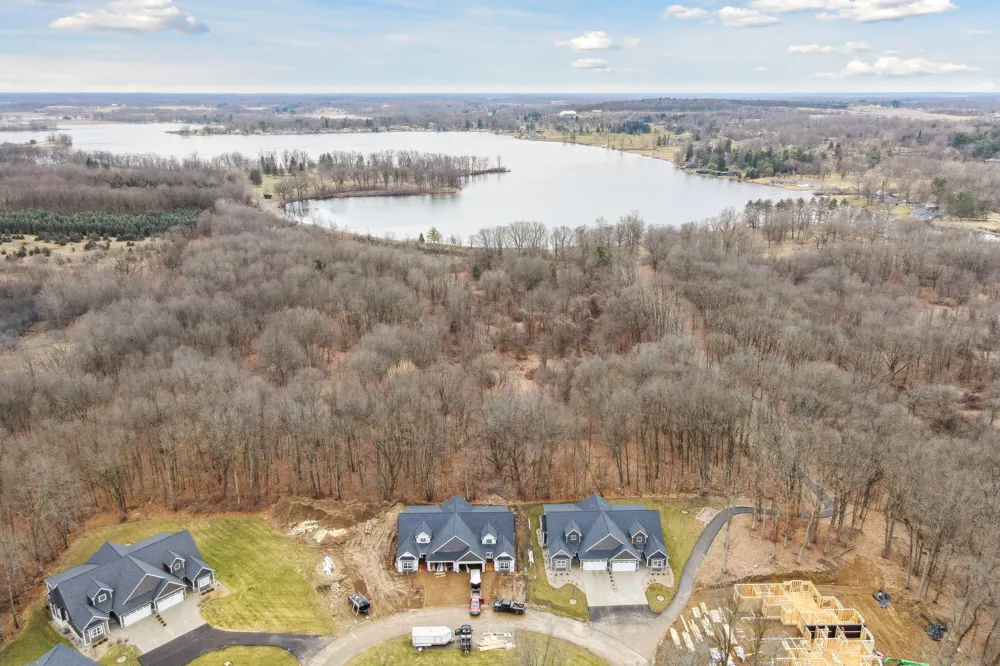 1140 Lochaven Circle #10B Hillsdale, MI 49242