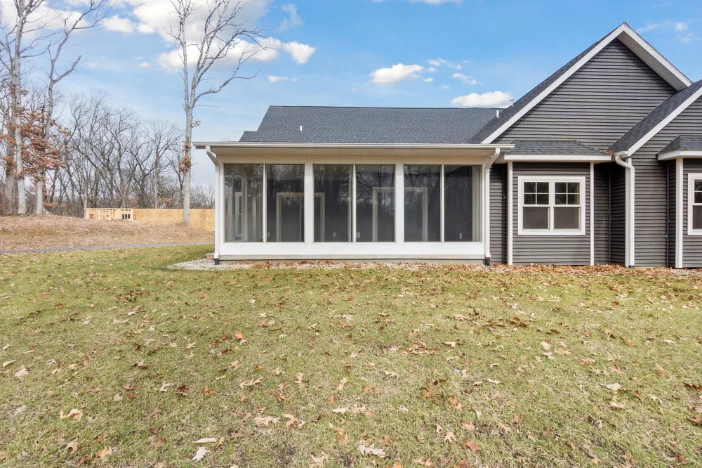 1140 Lochaven Circle #10B Hillsdale, MI 49242