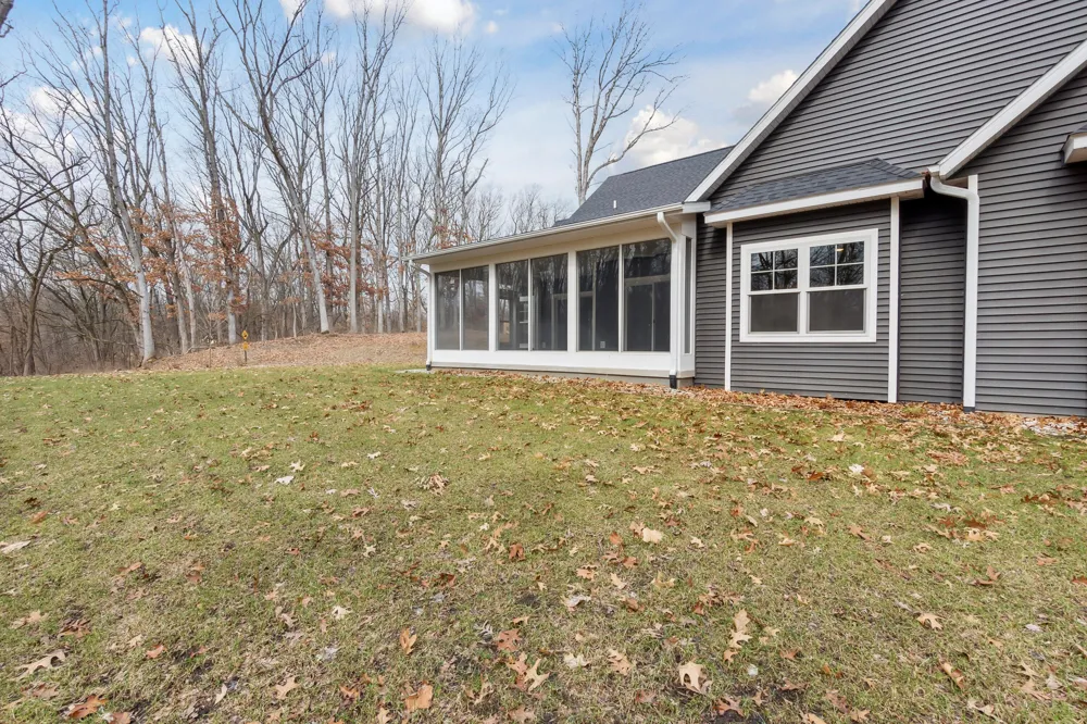 1140 Lochaven Circle #10B Hillsdale, MI 49242