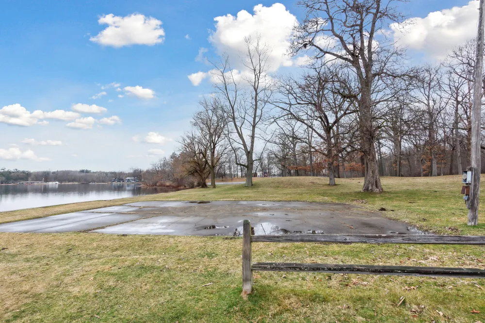 1140 Lochaven Circle #10B Hillsdale, MI 49242