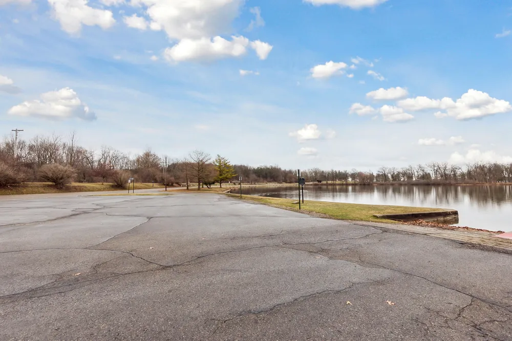 1140 Lochaven Circle #10B Hillsdale, MI 49242