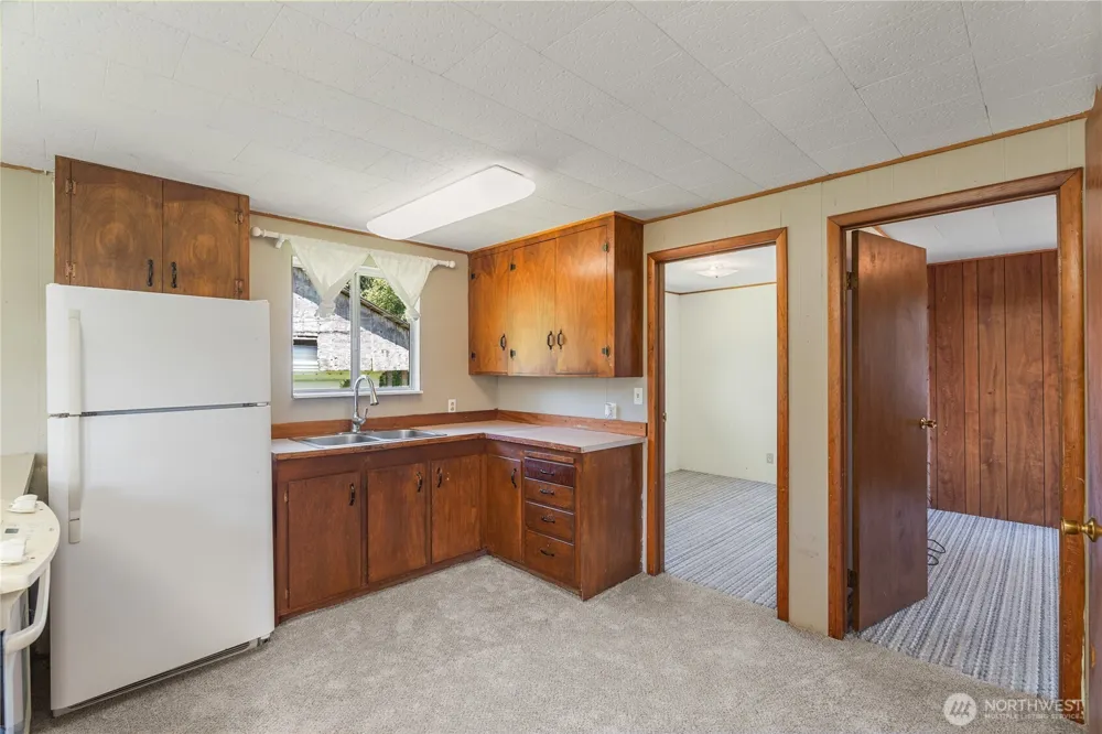 1634 First Avenue Grayland, WA 98547