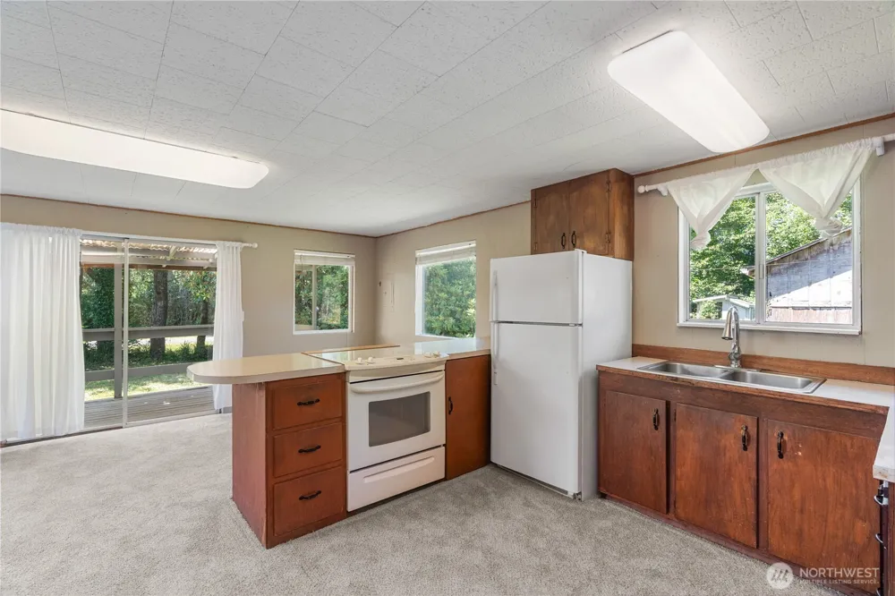 1634 First Avenue Grayland, WA 98547