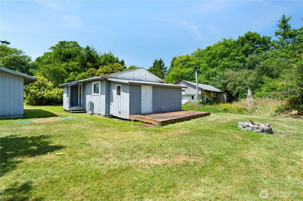 1634 First Avenue Grayland, WA 98547