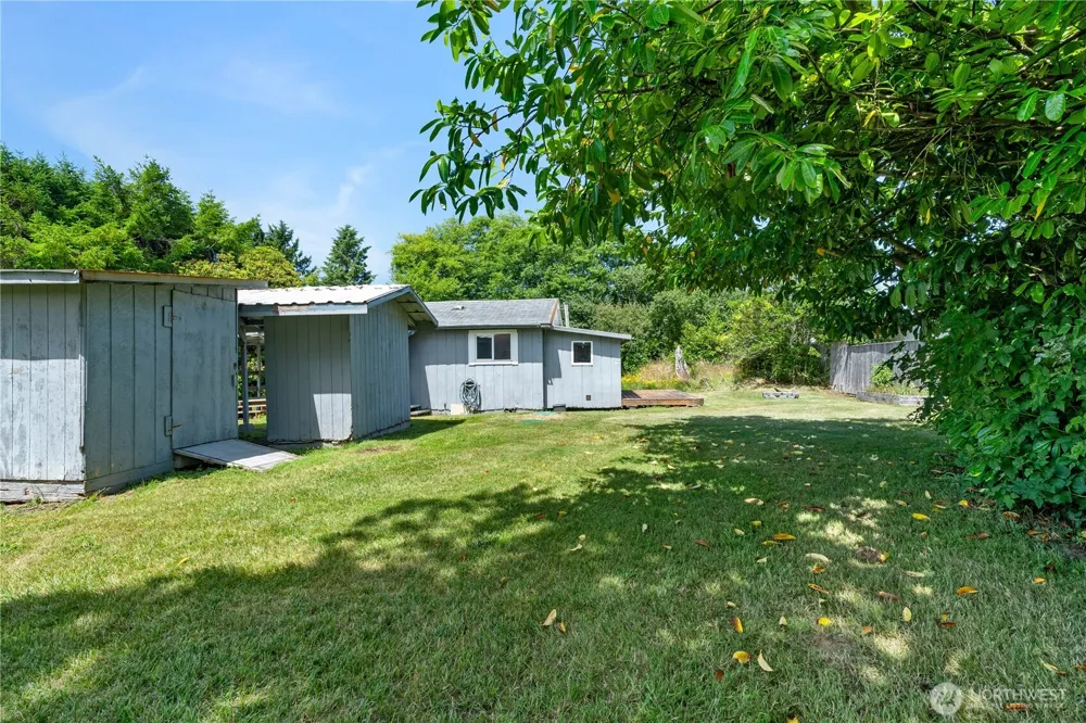 1634 First Avenue Grayland, WA 98547