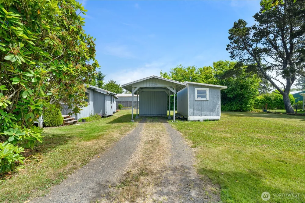 1634 First Avenue Grayland, WA 98547