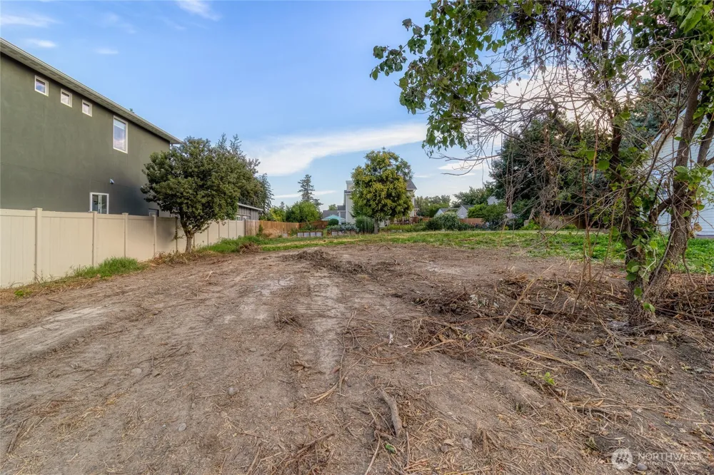 316 SW 12th Street College Place, WA 99324