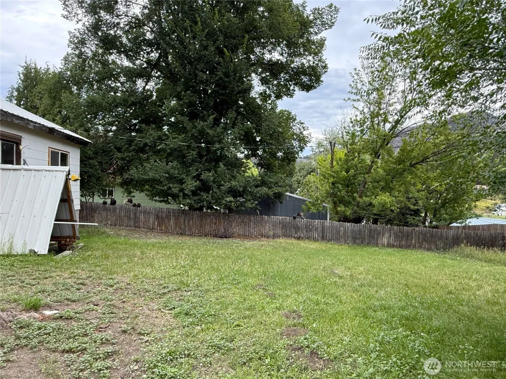653 E 9th Street Republic, WA 99166