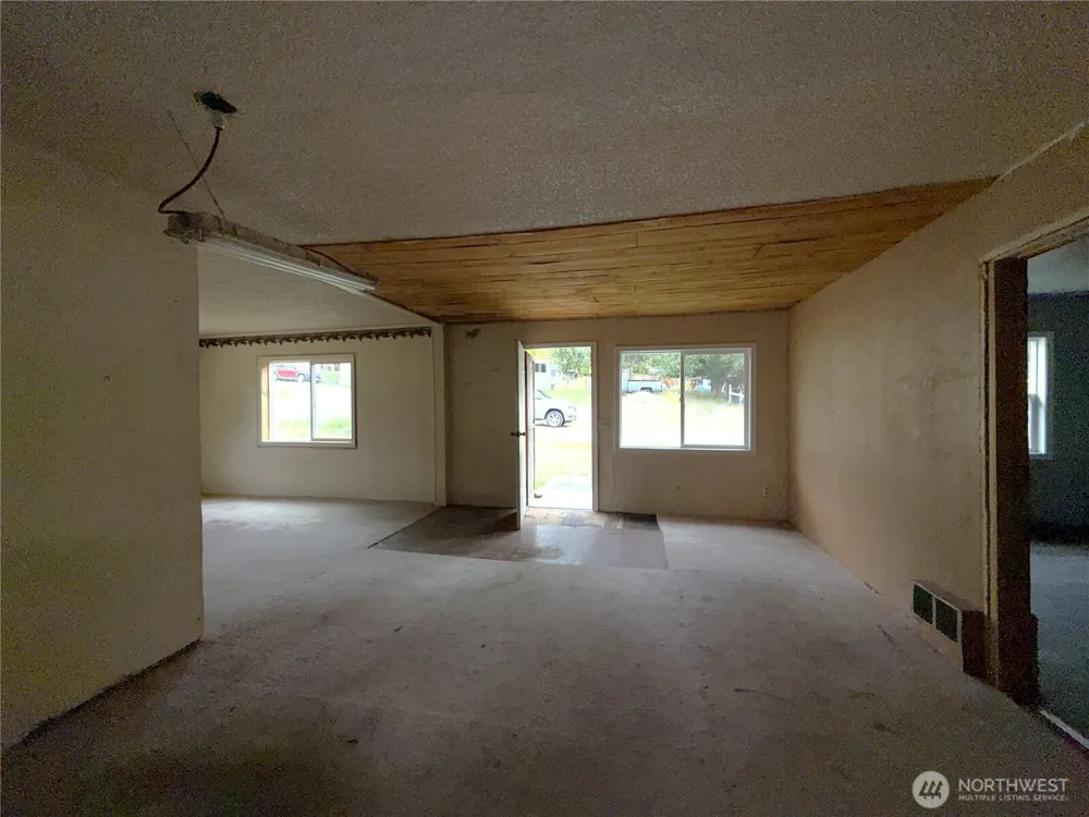 653 E 9th Street Republic, WA 99166