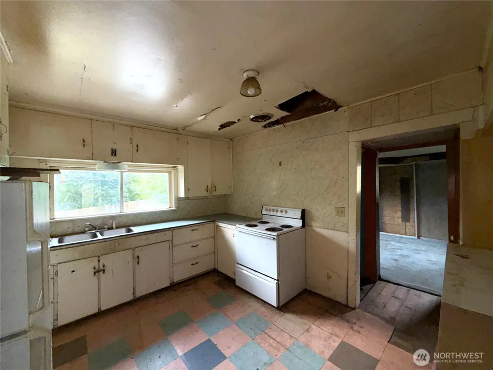 653 E 9th Street Republic, WA 99166