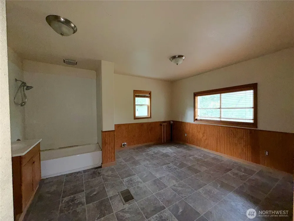 653 E 9th Street Republic, WA 99166