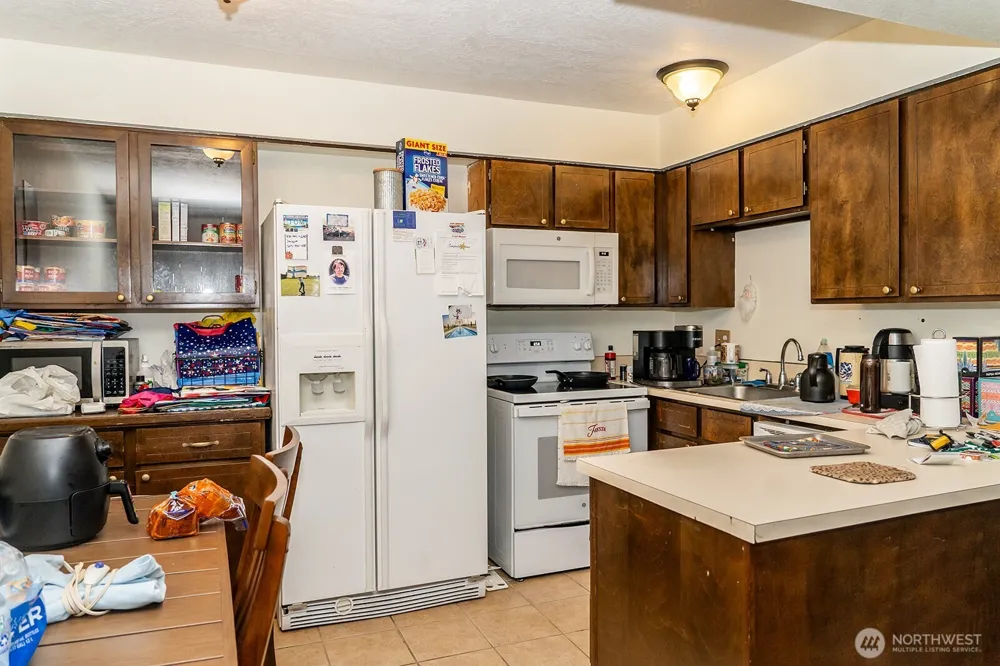 2005 Tibbetts #213 Longview, WA 98632