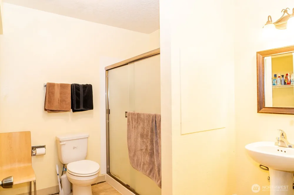 2005 Tibbetts #213 Longview, WA 98632