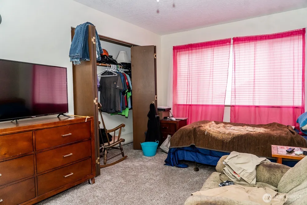 2005 Tibbetts #213 Longview, WA 98632