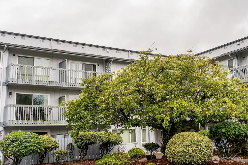 2005 Tibbetts #305 Longview, WA 98632