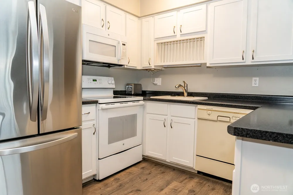 2005 Tibbetts #305 Longview, WA 98632