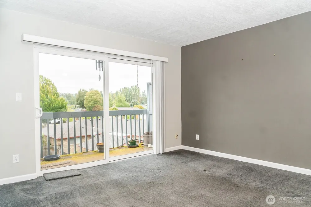 2005 Tibbetts #305 Longview, WA 98632