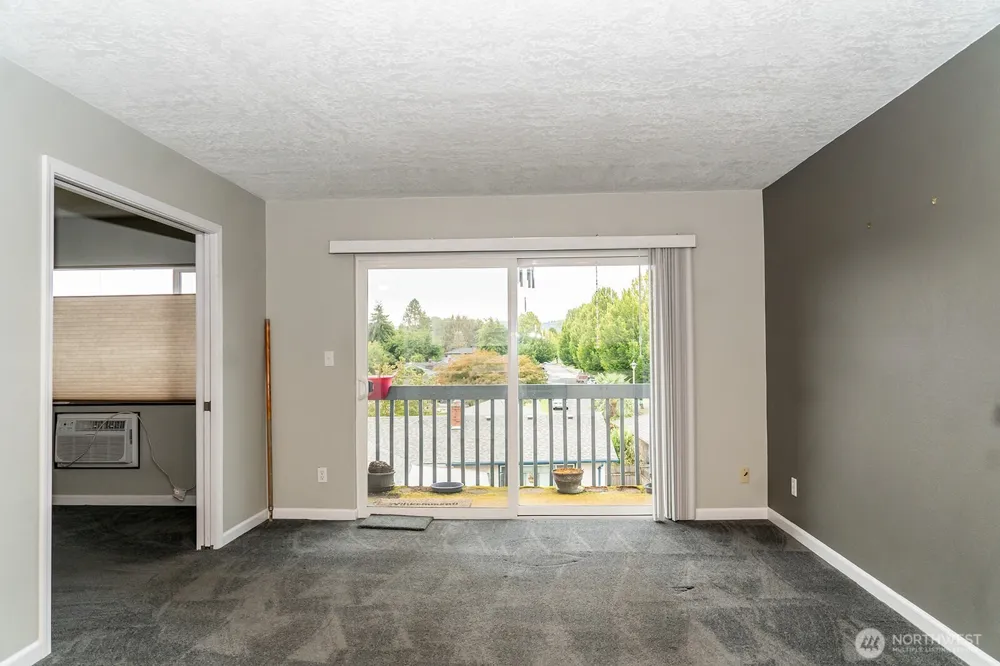 2005 Tibbetts #305 Longview, WA 98632