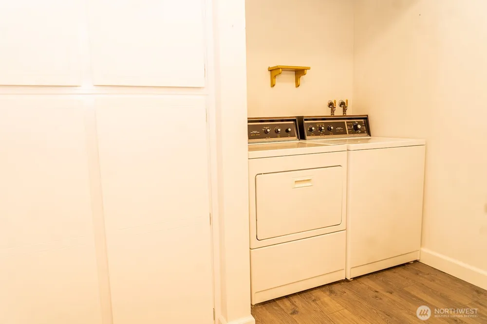 2005 Tibbetts #305 Longview, WA 98632