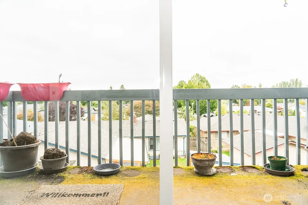2005 Tibbetts #305 Longview, WA 98632