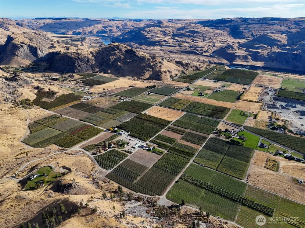 263 Oliver Lane Chelan, WA 98816