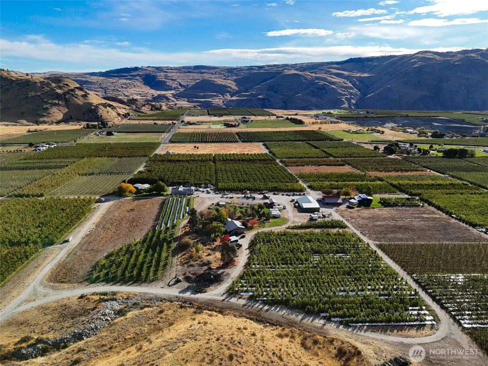 263 Oliver Lane Chelan, WA 98816