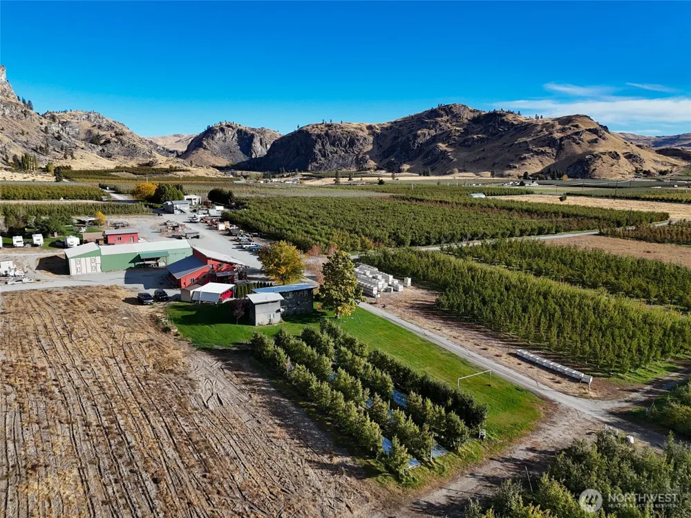 263 Oliver Lane Chelan, WA 98816