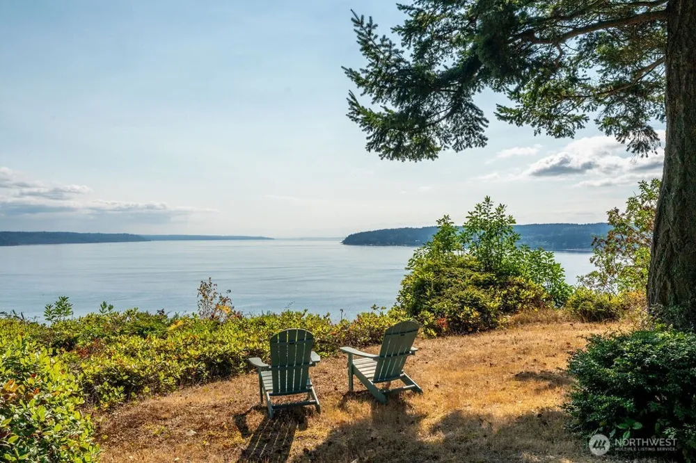 26 G Sound Place Hat Island, WA 98206
