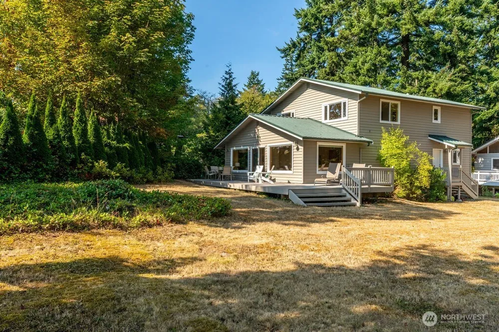 26 G Sound Place Hat Island, WA 98206