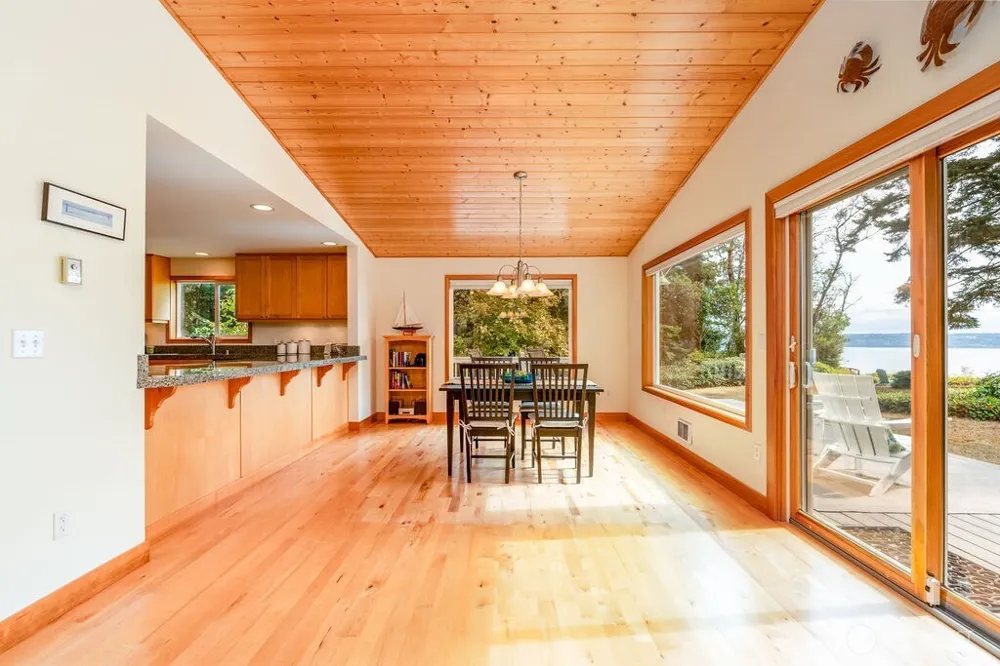 26 G Sound Place Hat Island, WA 98206