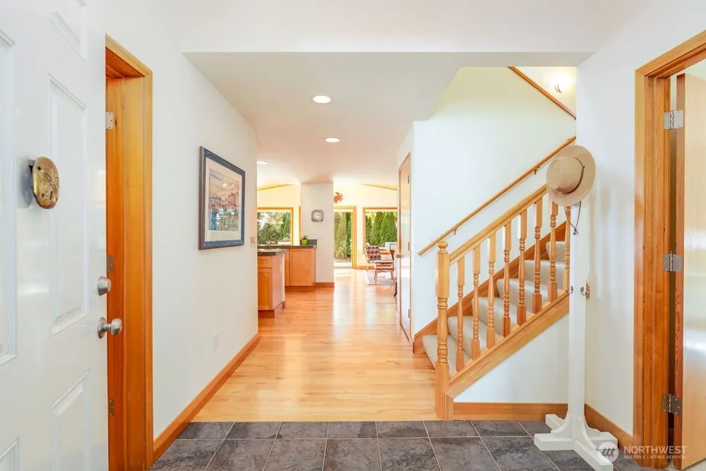 26 G Sound Place Hat Island, WA 98206