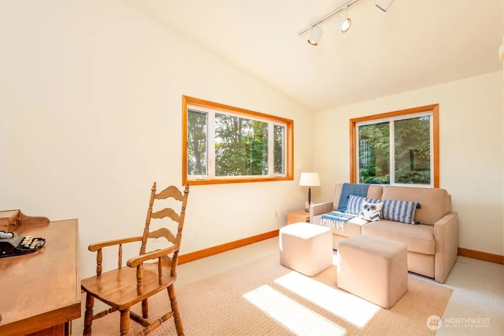 26 G Sound Place Hat Island, WA 98206