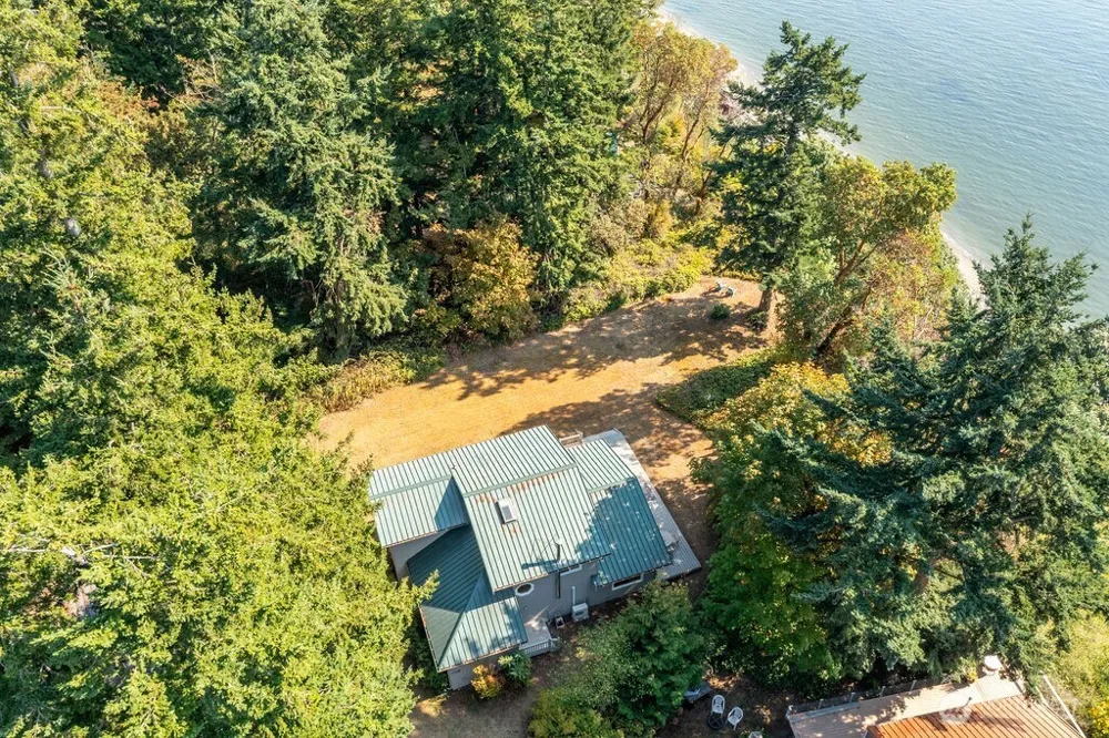 26 G Sound Place Hat Island, WA 98206