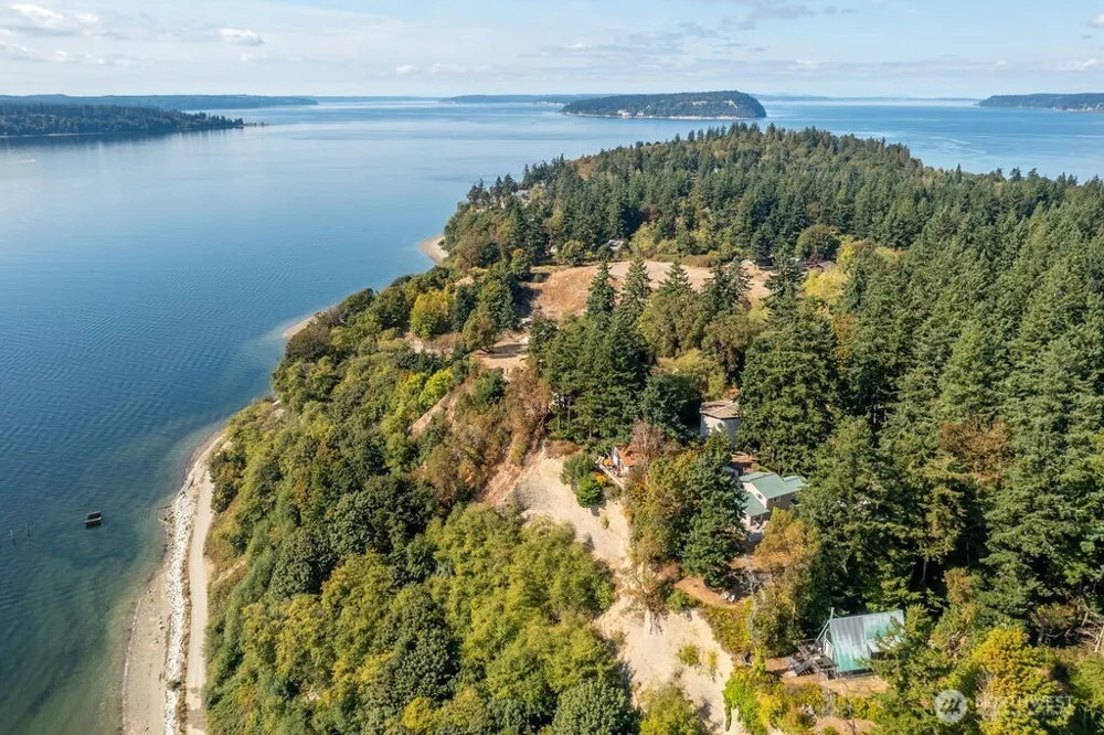 26 G Sound Place Hat Island, WA 98206