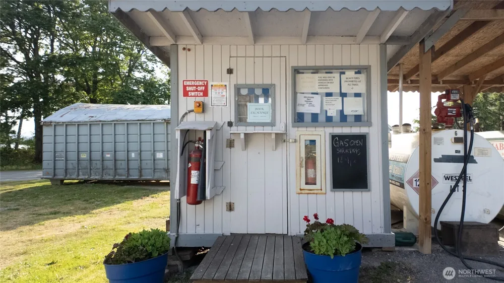 26 G Sound Place Hat Island, WA 98206