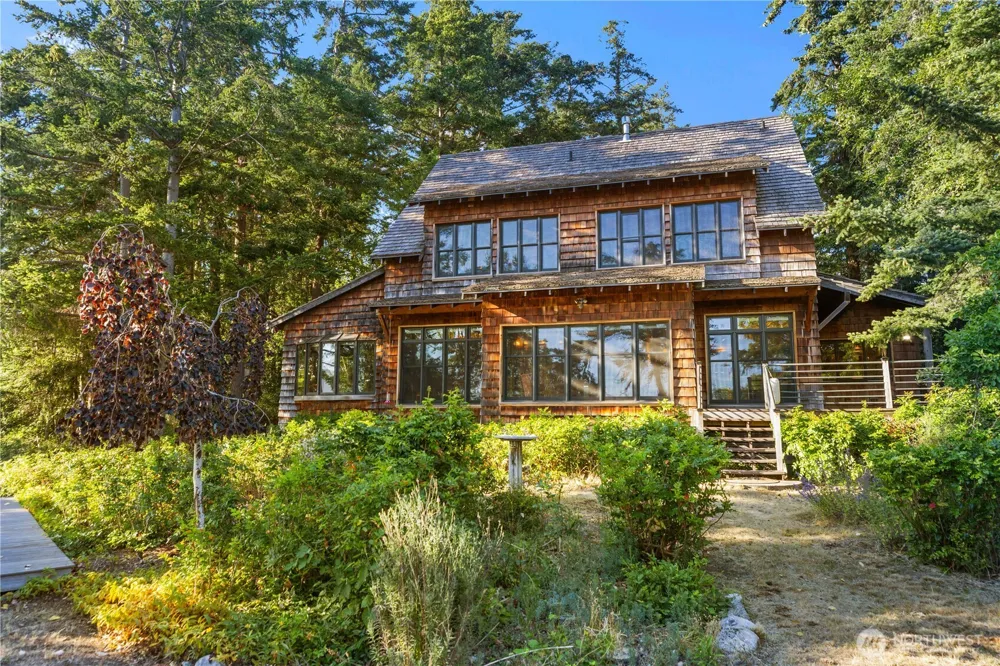 90 Montgomery Lane Orcas Island, WA 98245