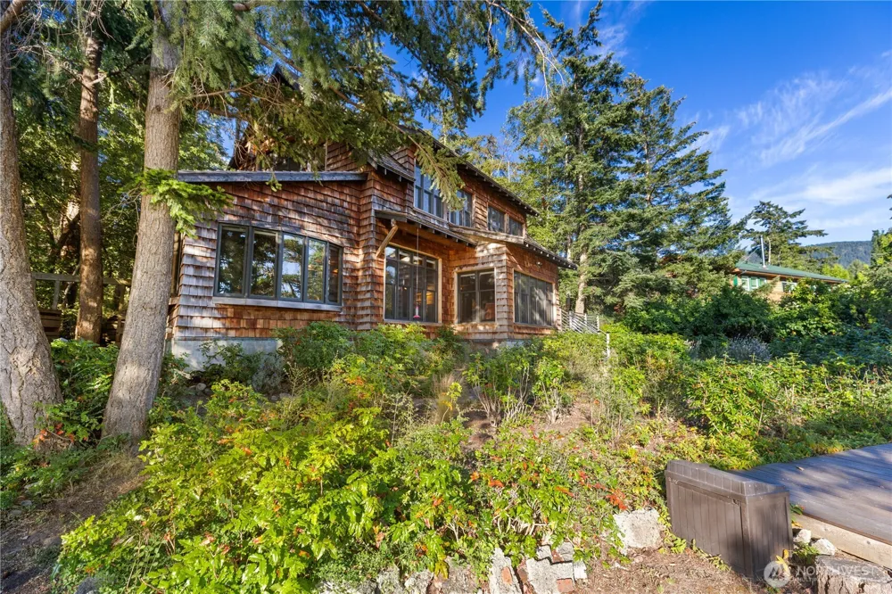 90 Montgomery Lane Orcas Island, WA 98245