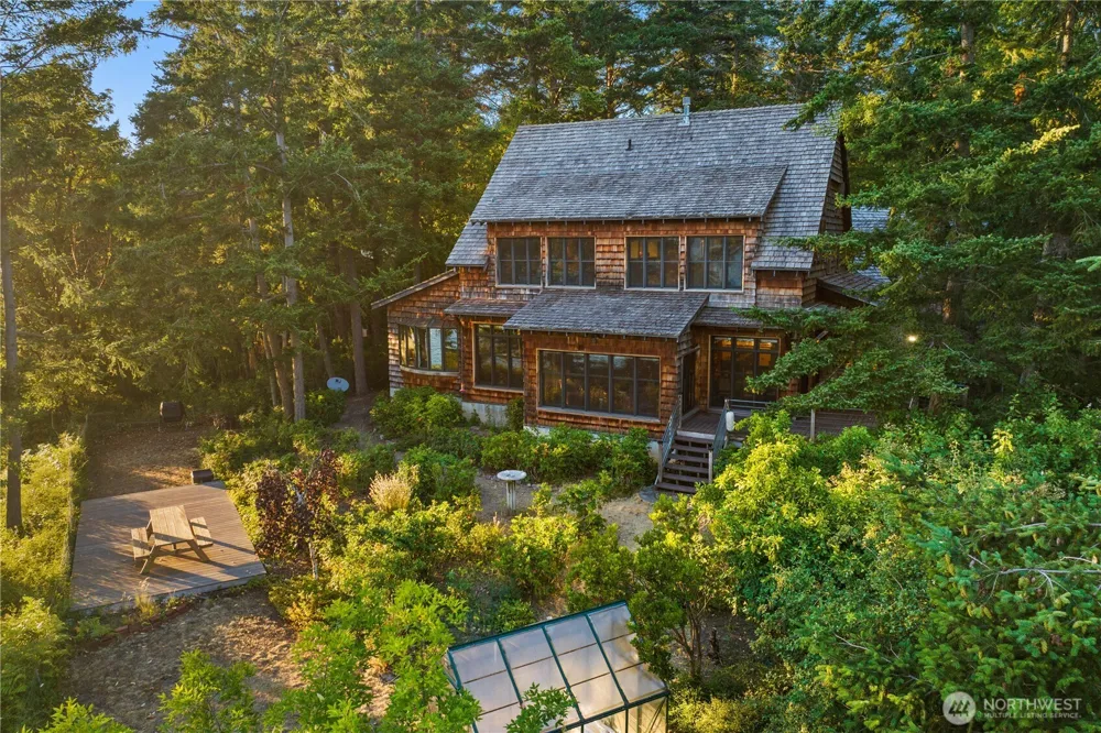 90 Montgomery Lane Orcas Island, WA 98245