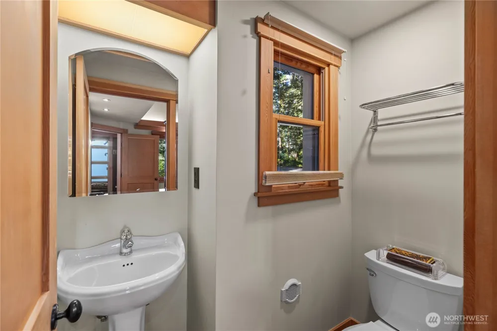 90 Montgomery Lane Orcas Island, WA 98245