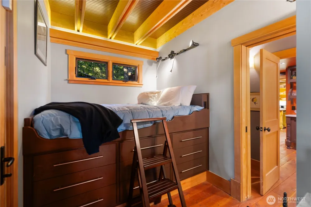 90 Montgomery Lane Orcas Island, WA 98245