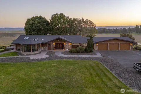 2229 W Bench Road
