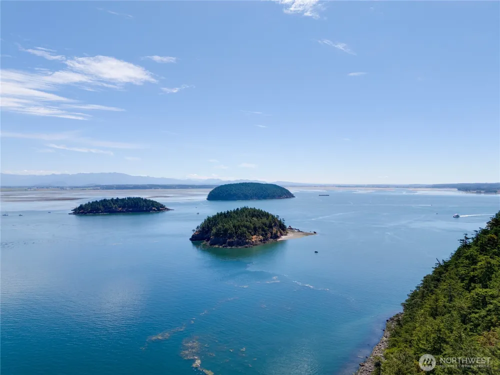 7121 Island View Drive Anacortes, WA 98221