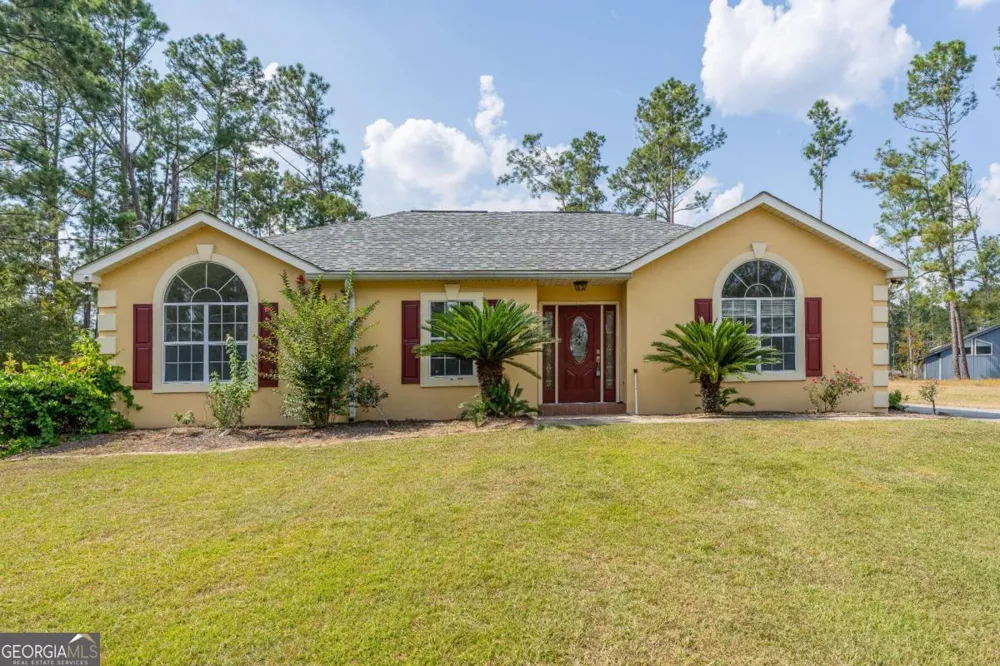 301 Ridge LN Douglas, GA 31533