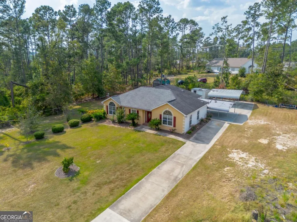 301 Ridge LN Douglas, GA 31533