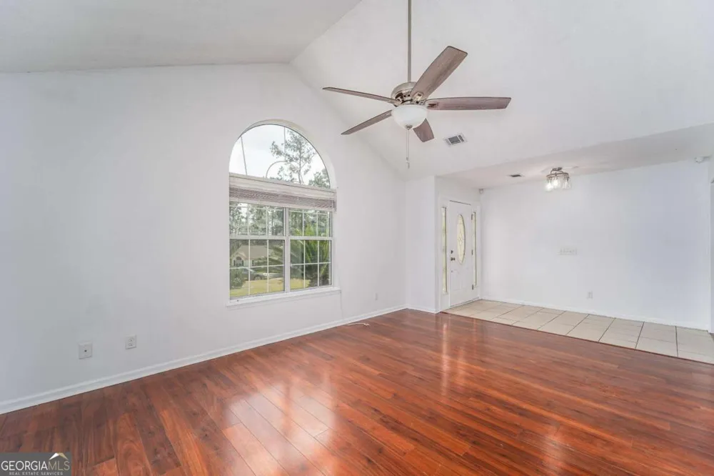 301 Ridge LN Douglas, GA 31533
