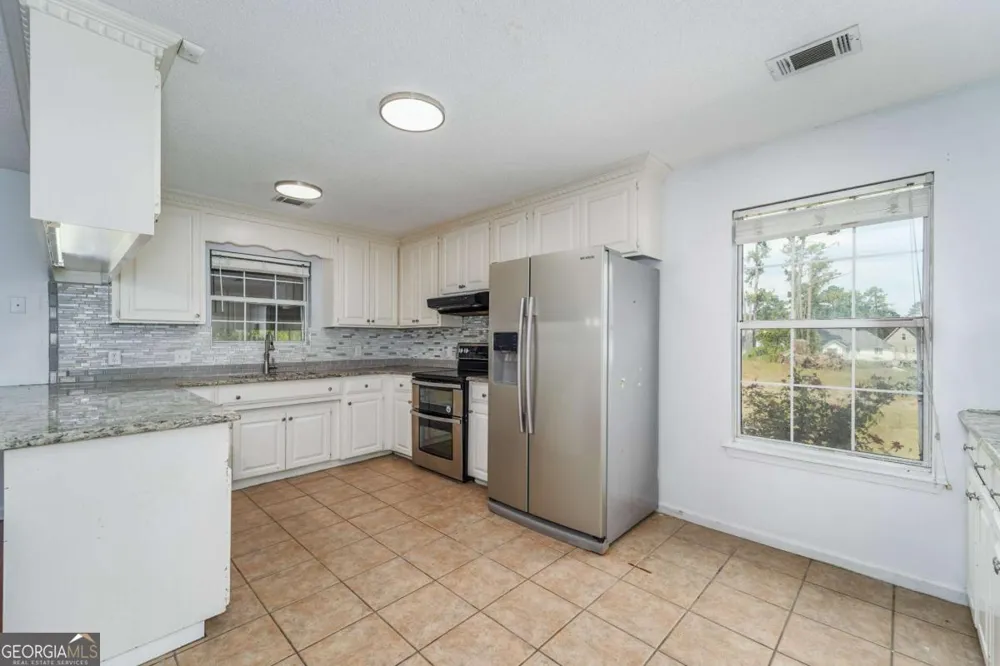 301 Ridge LN Douglas, GA 31533