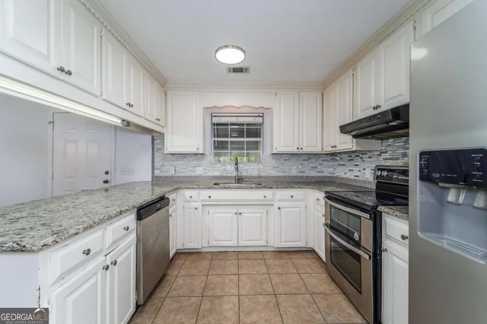 301 Ridge LN Douglas, GA 31533