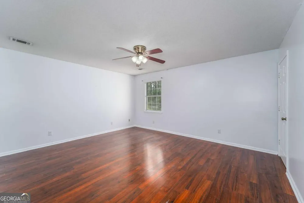 301 Ridge LN Douglas, GA 31533