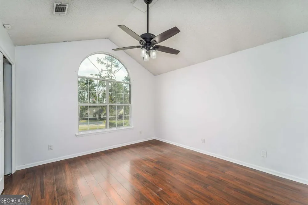 301 Ridge LN Douglas, GA 31533