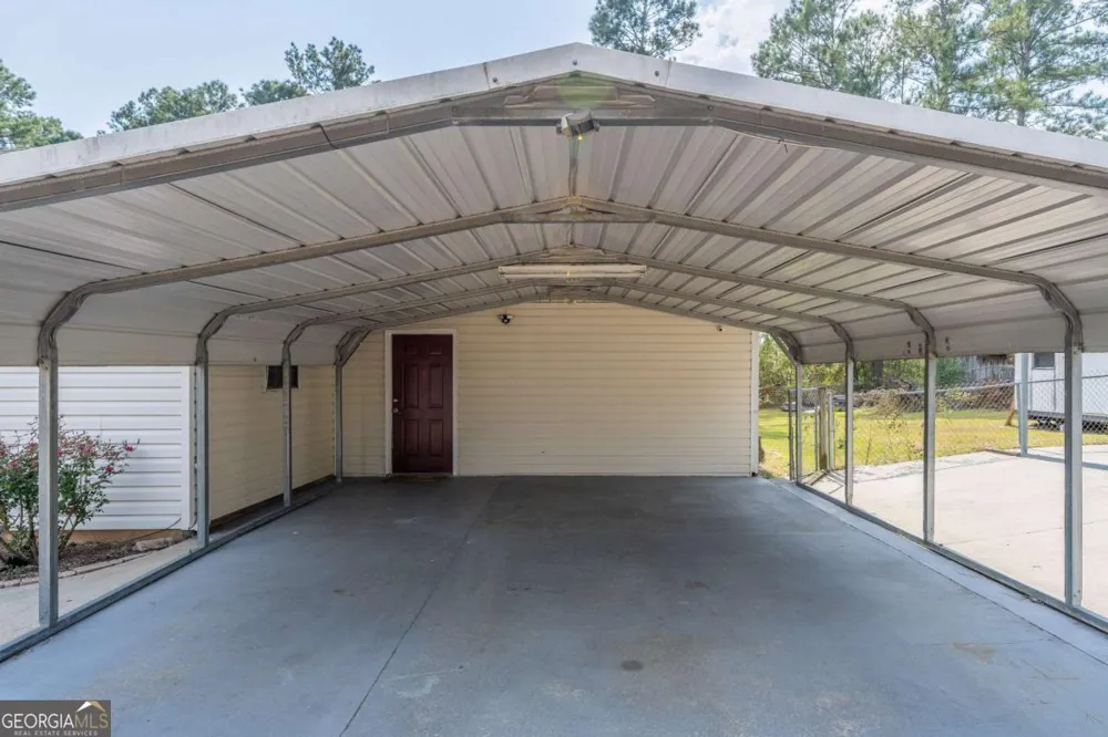 301 Ridge LN Douglas, GA 31533